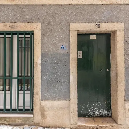 Guestready - Charming Studio- Newly Renovated! * Lisbon